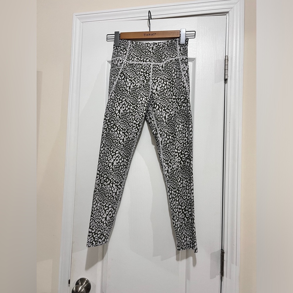 Victoria's‎ Secret Dual Pocket High Waisted Leggings - sz S